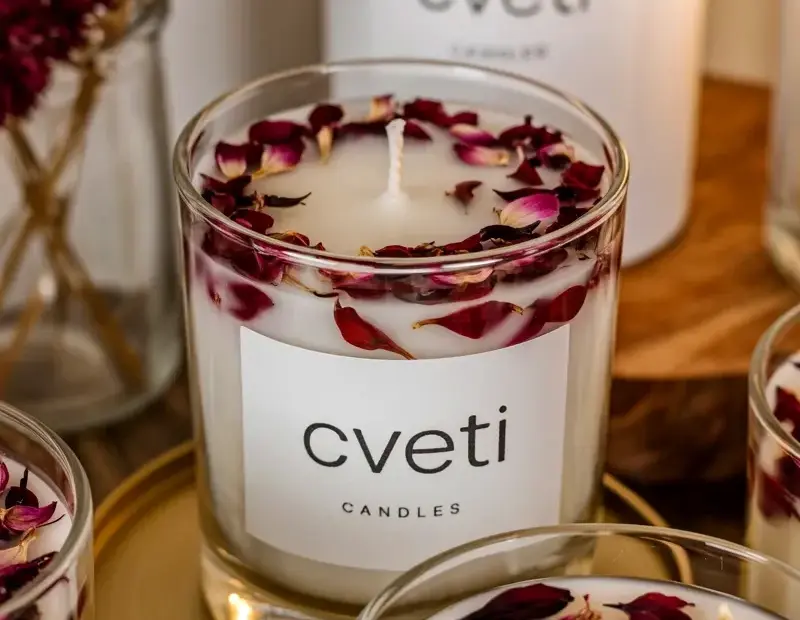Budget decorative candles with dried flowers – CVETI candle close up 🕯️