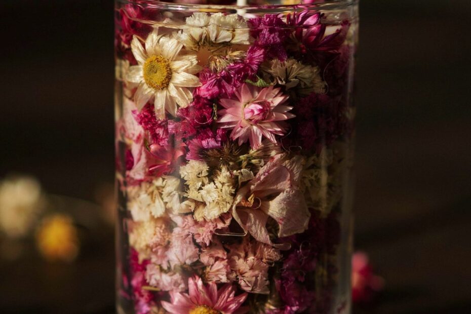 Flower Candle DIY: Pour a Floral Mother's Day Gift | Step-by-Step Candle Making