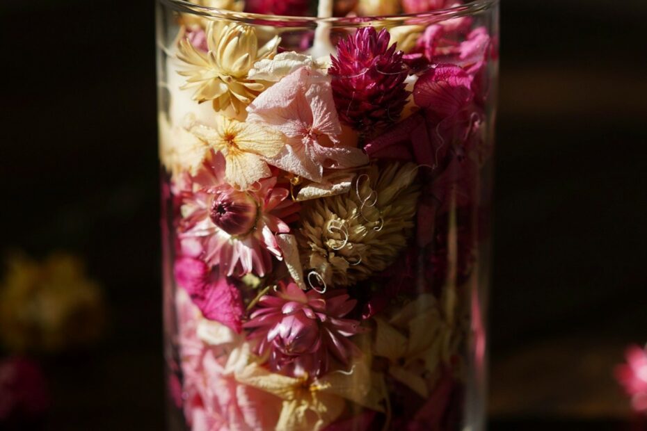 Flower Candle DIY | Perfect Mother's Day Gift Idea | Hand-Poured Soy Candle Tutorial