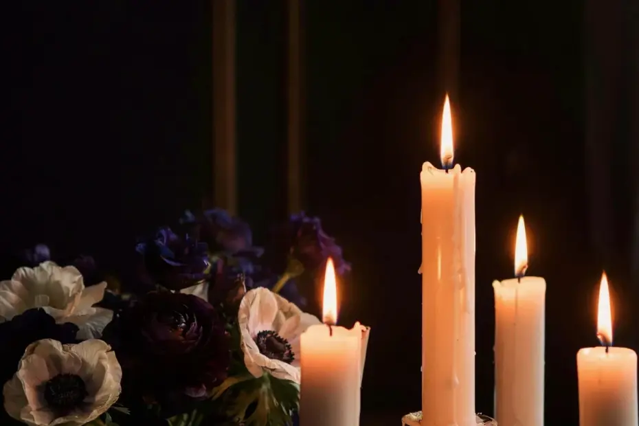How to Style a Burr Basket with Candles for a Cozy Fall Table